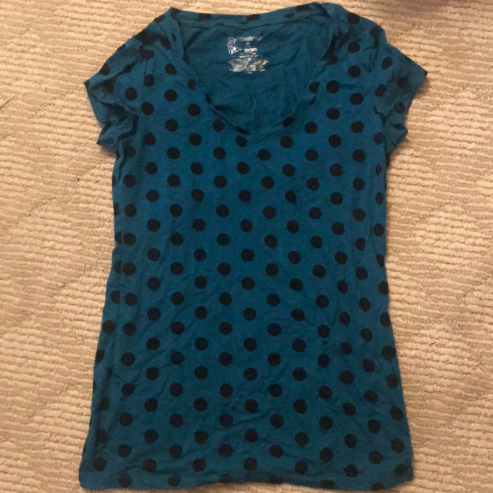 V-neck t-shirt